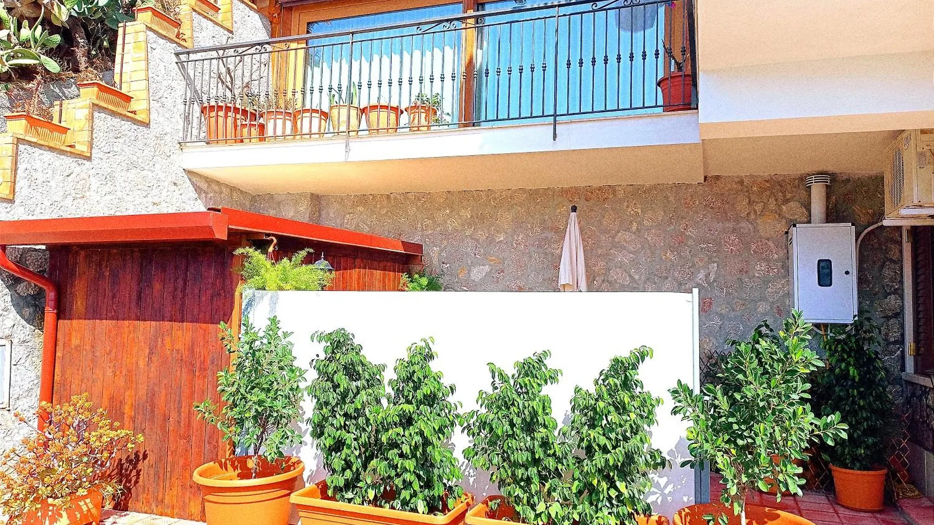 Casa Luca Lägenhet Forza dʼAgro 0*,  Italien