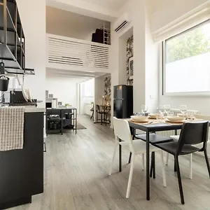 Navigli - Chic And Sophisticated In Appartamento Milano